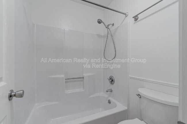 Building Photo - 502 Krest Dr