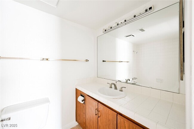 Building Photo - 3823 S Maryland Pkwy