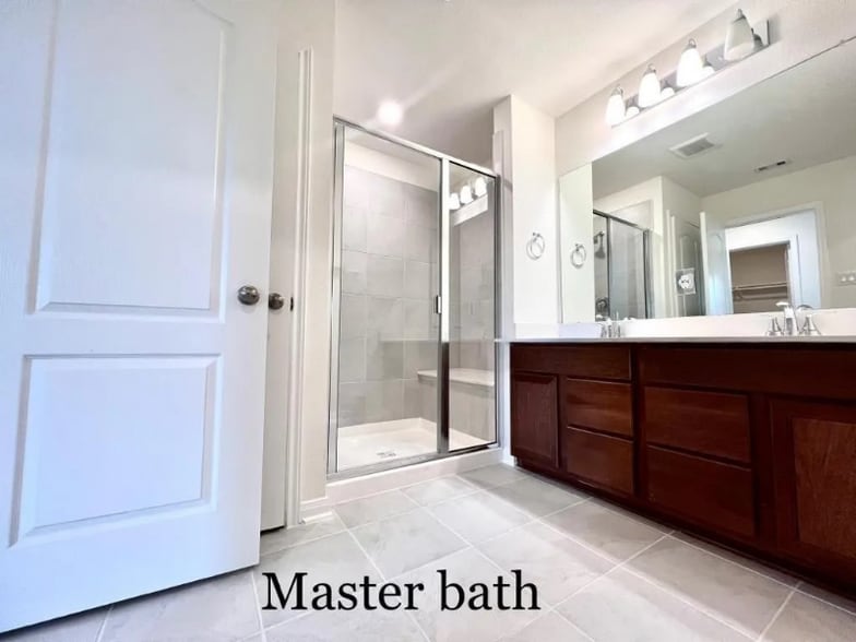 Building Photo - 7218 Bakersfield Ct