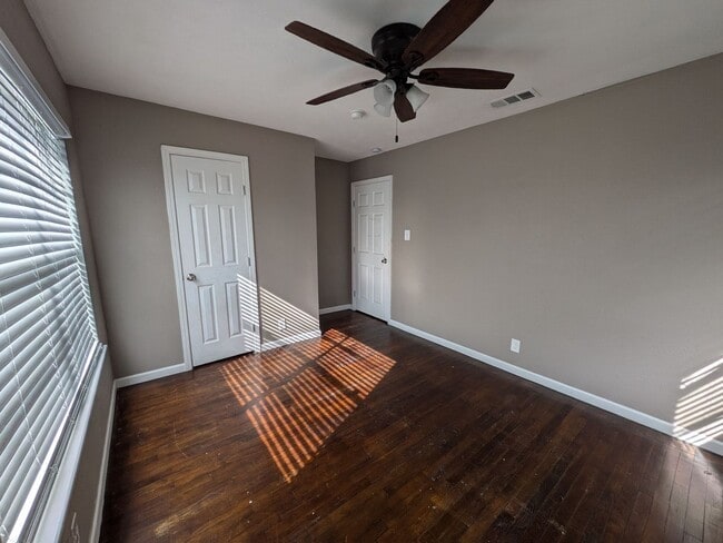 Building Photo - 3486 Westmoreland Ave