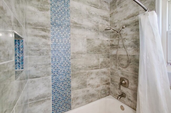 Building Photo - Wonderful SINGLE FAMILY HOME in DEL CERRO