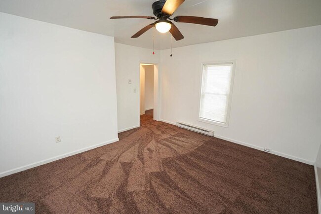 Building Photo - 417 Walnut St