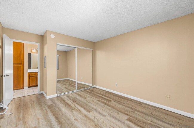 Building Photo - 6725 Mission Gorge Rd