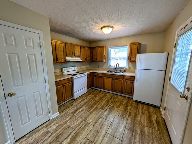 Building Photo - 34 Blackstone Ln