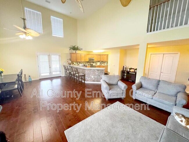 Building Photo - 337 Tequesta Dr