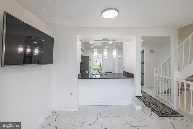 Building Photo - 9 Stillwood Cir