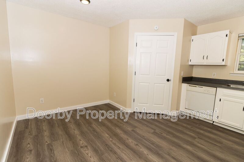 Building Photo - 2425 Ashmore Ave