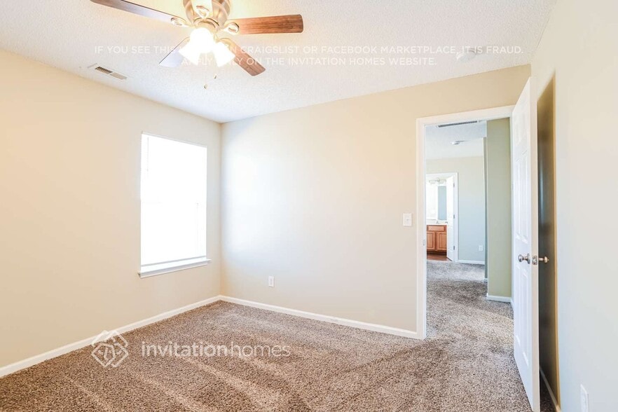 Building Photo - 402 Glencroft Dr