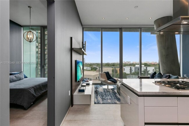 Building Photo - 2669 S Bayshore Dr