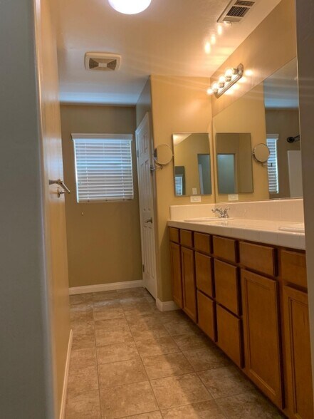 Building Photo - 13514 Dromore Ct