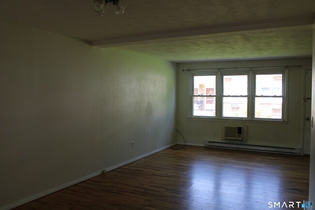 Building Photo - 43 Hiltbrand Rd