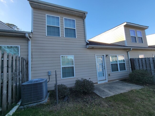 Building Photo - Lakeview Commons - Columbia County