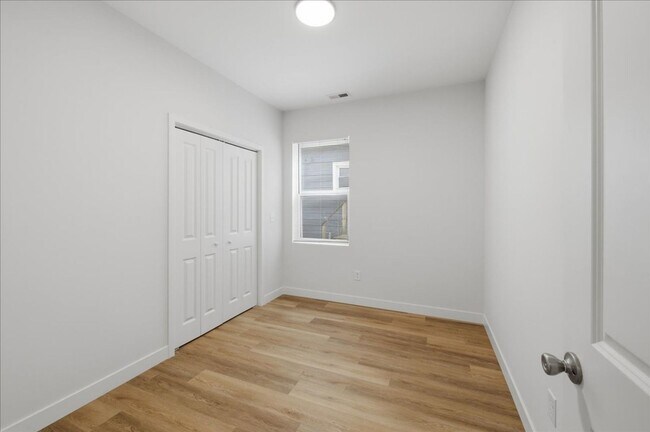 Building Photo - 115-115 N Arsenal Ave