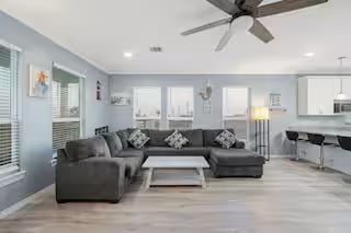 Building Photo - 305 Jettyview Rd