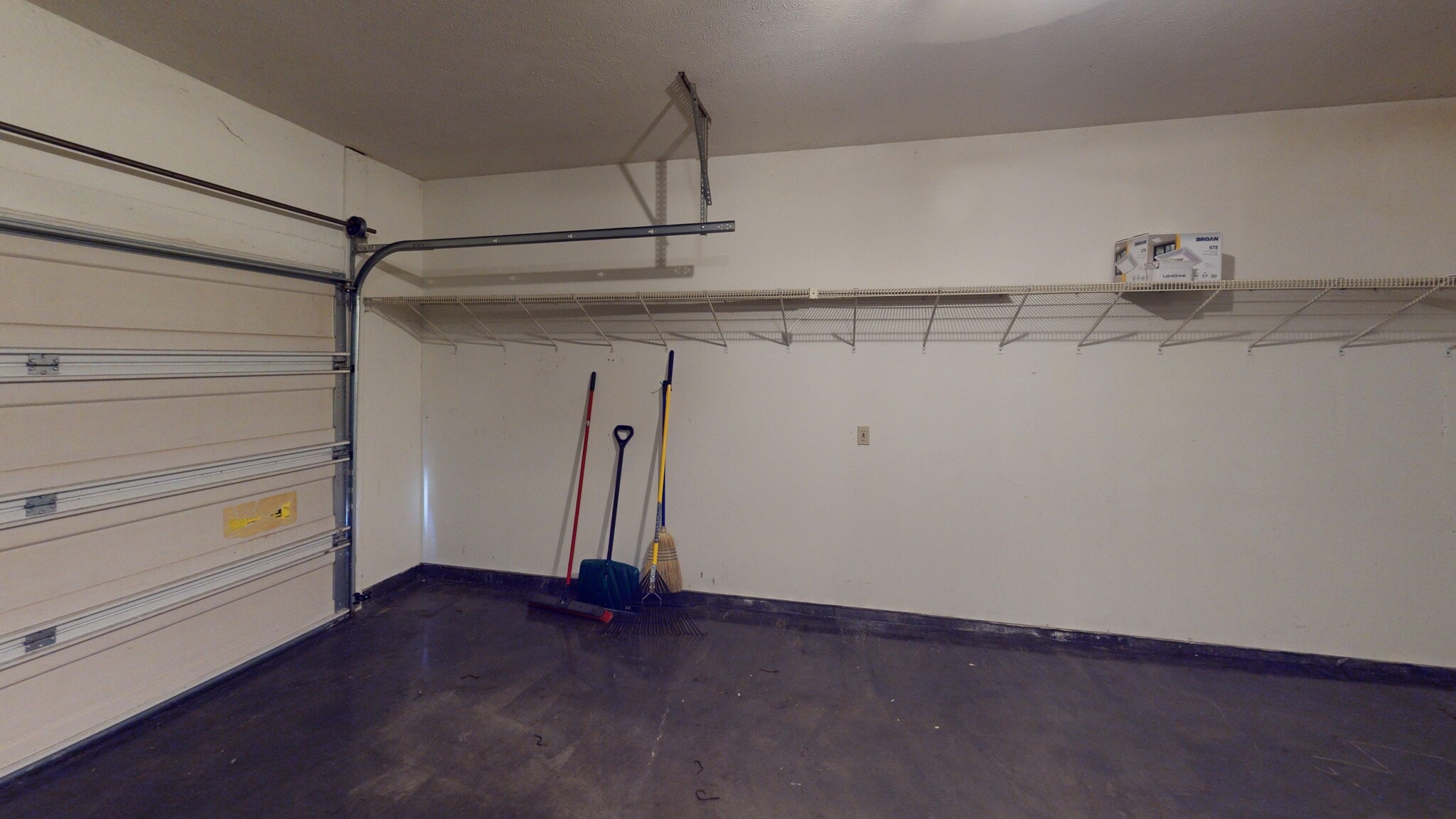 Building Photo - 3209 Sequoia Dr