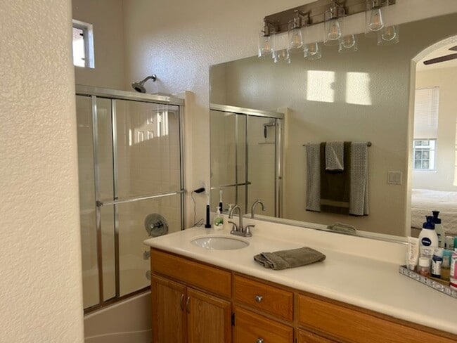 Building Photo - Impressive 2 Story, 2 Bedroom 2.5 Bath tow...