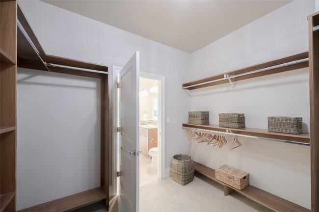 Building Photo - 5927 Almeda Rd