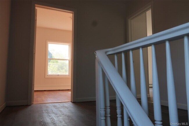 Building Photo - 9 Conklin Ln