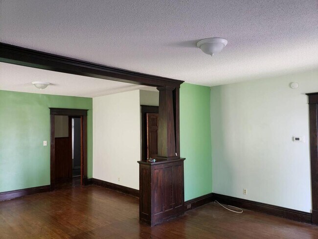 Building Photo - 993 Englewood Ave