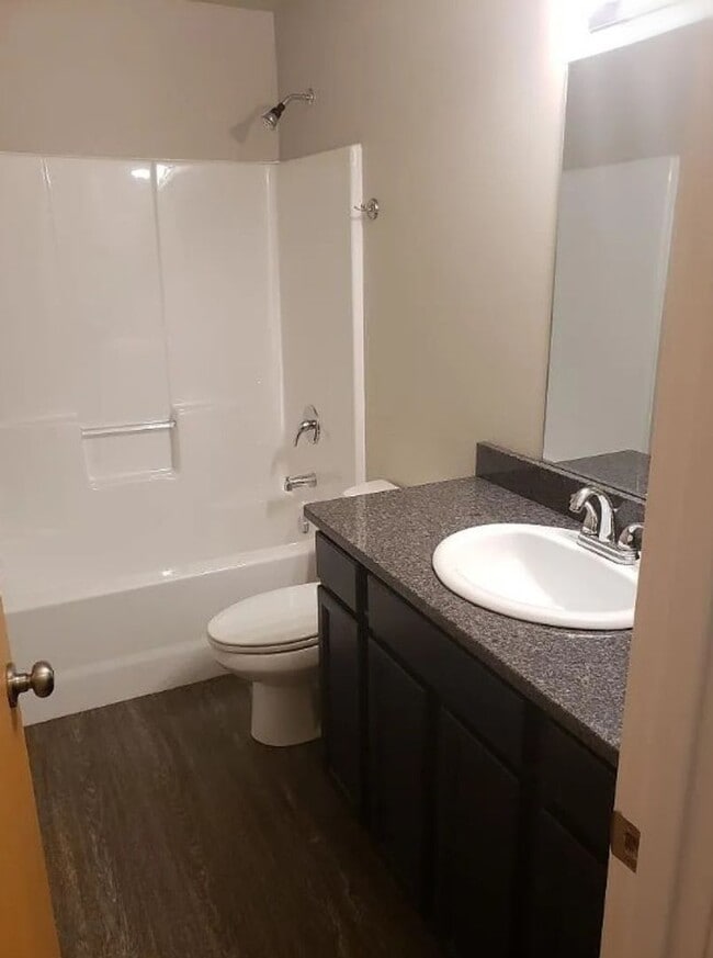 Building Photo - 7 Bedroom Home for Prelease in Sehome Neighborhood!