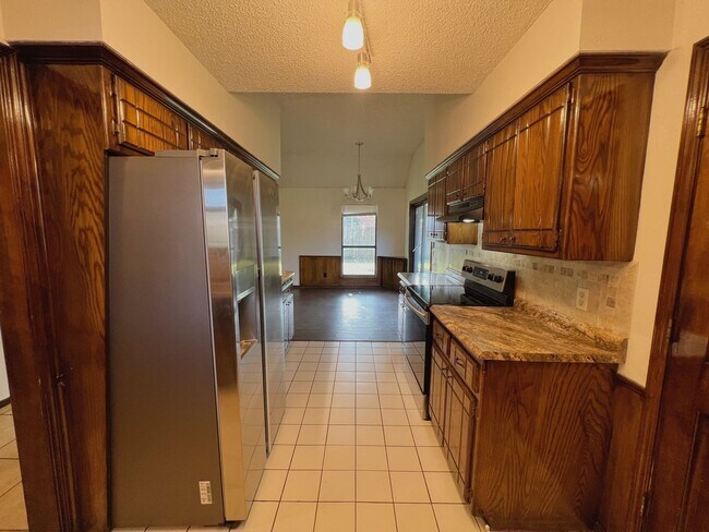 Building Photo - CHARMING 3 BED IN EDMOND!