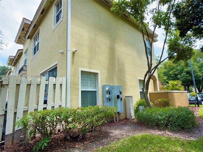 Building Photo - 2851 Prospect Rd