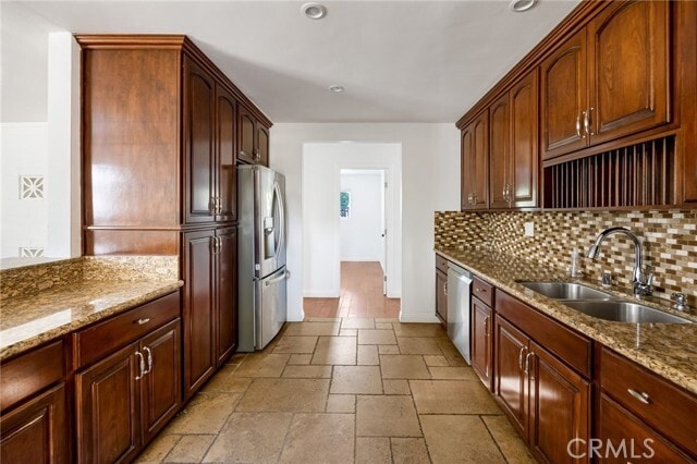 Building Photo - 7044 White Oak Ave