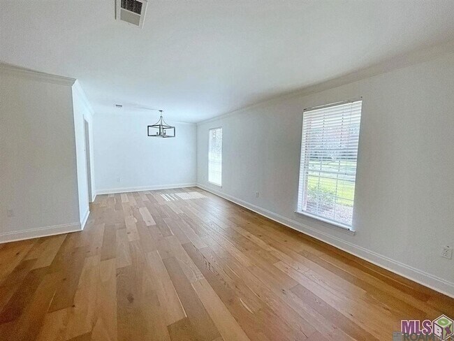 Building Photo - 10727 Danbury Dr