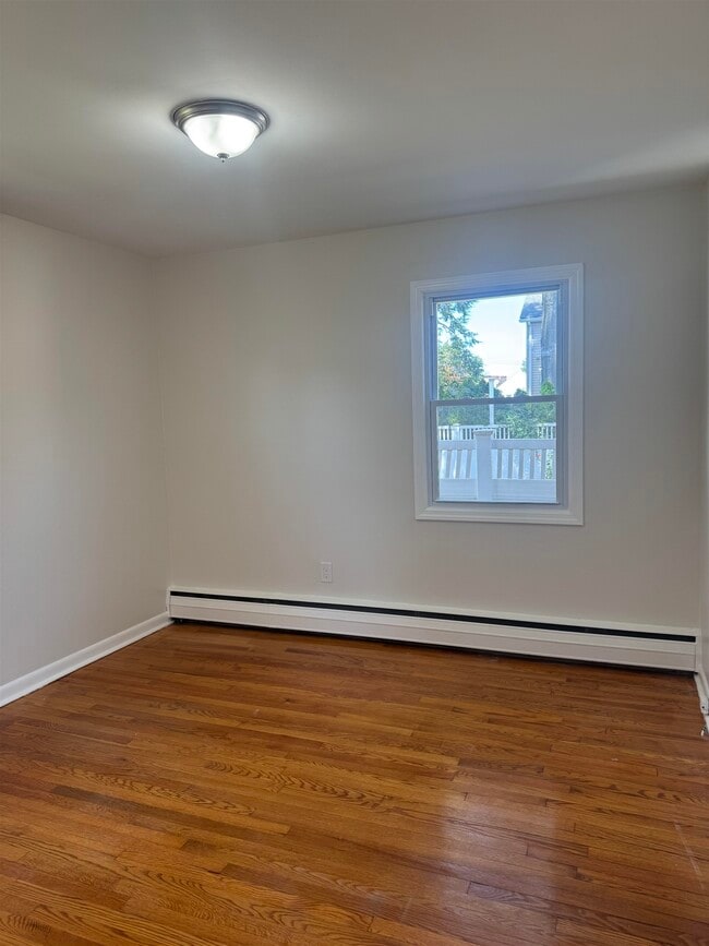 Building Photo - 717 Hudson Ave