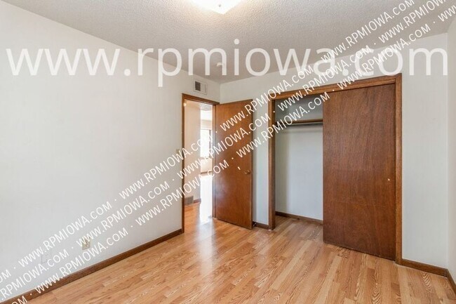 Building Photo - 209 Todd Cir