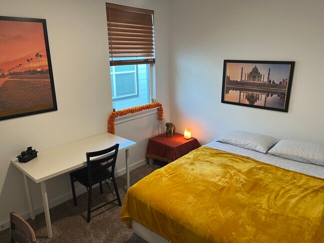 Building Photo - 14005 Zuhause Dr