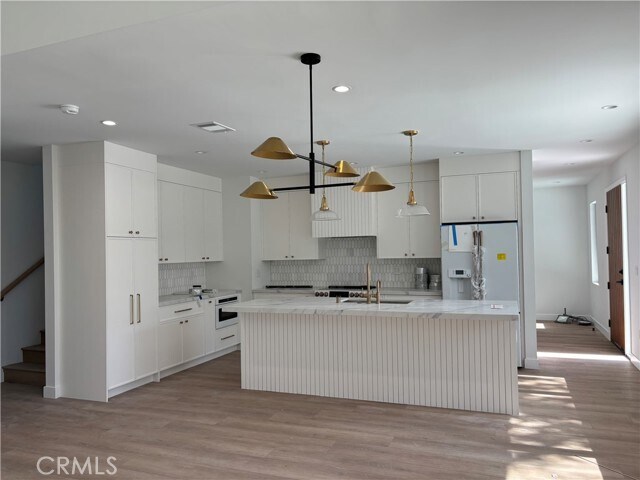 Building Photo - 4832 La Canada Blvd