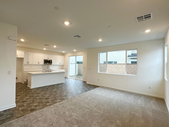 Building Photo - Brand-New Modern Home in Ontario – Solar Included!