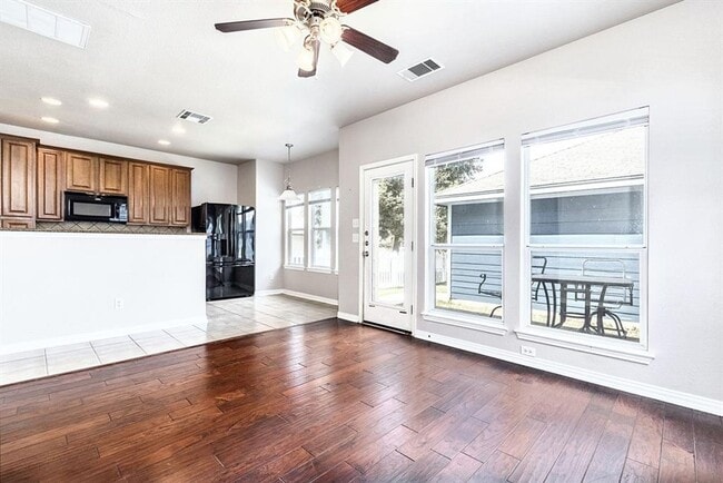 Building Photo - 595 McGarity-