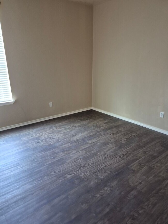 Building Photo - Bright & Inviting 3-Bedroom Home with Flex Space in The Meadows at Buda
