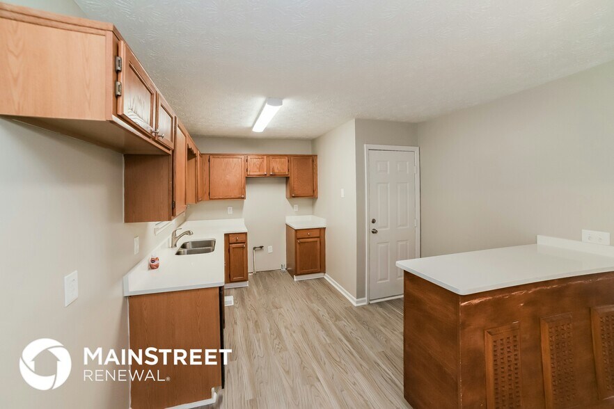 Building Photo - 3145 Medina Dr
