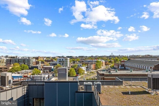 Building Photo - 2120 Vermont Ave NW