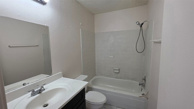 Building Photo - 1327 Brenda Ln