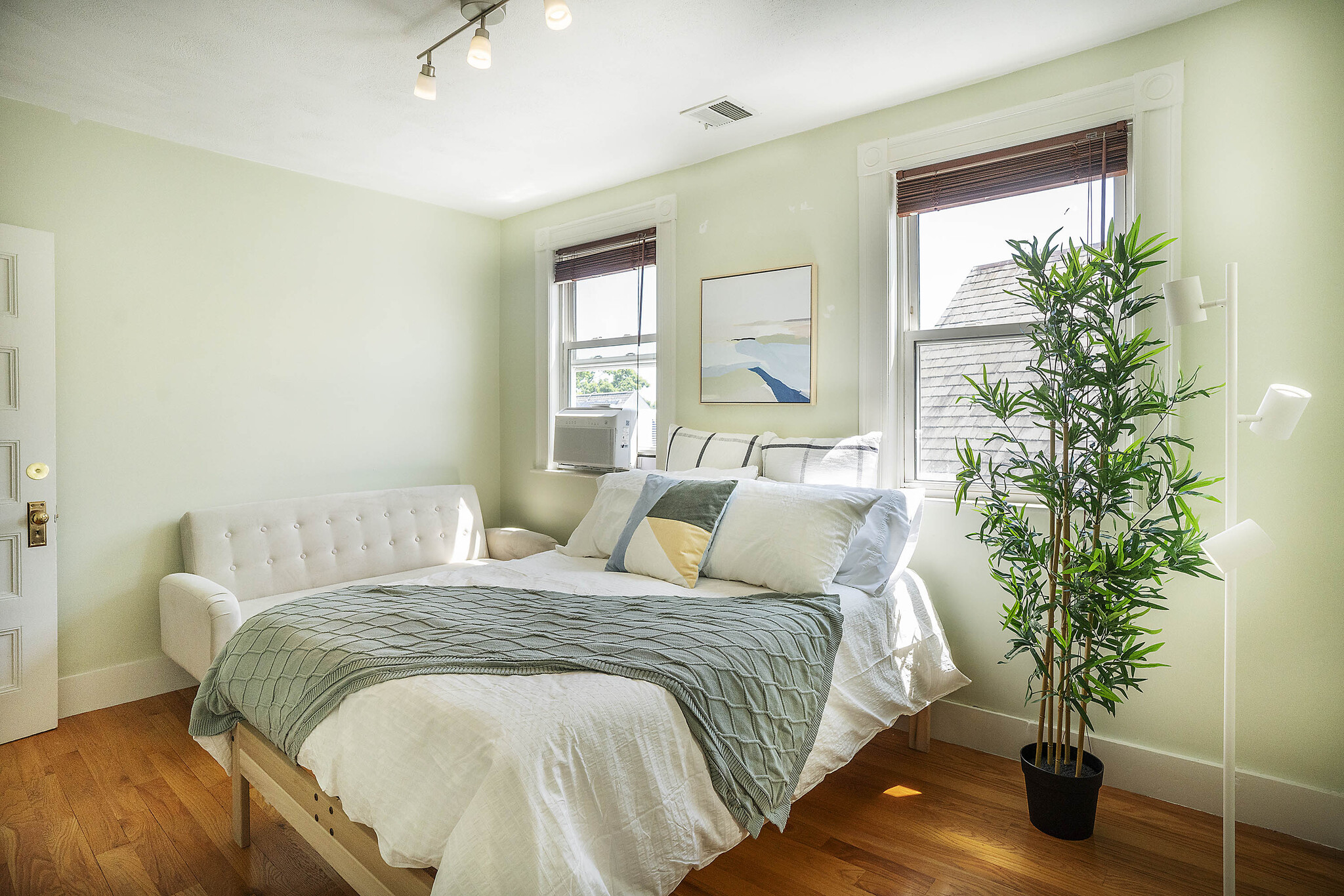 Bedroom 2, Double bed and sofa-bed - 18 Magnolia Sq