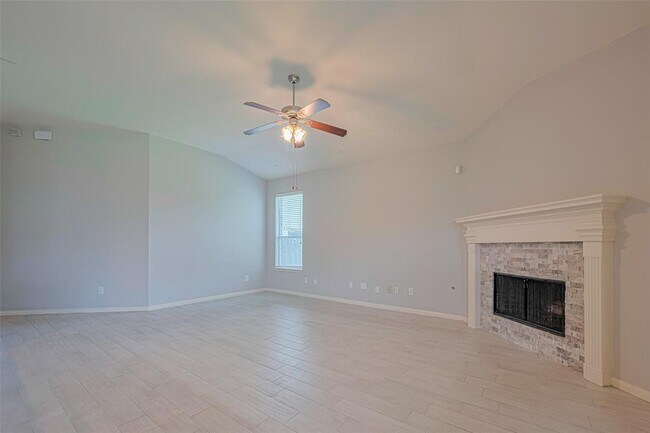 Building Photo - 2502 Oakthorn Ct