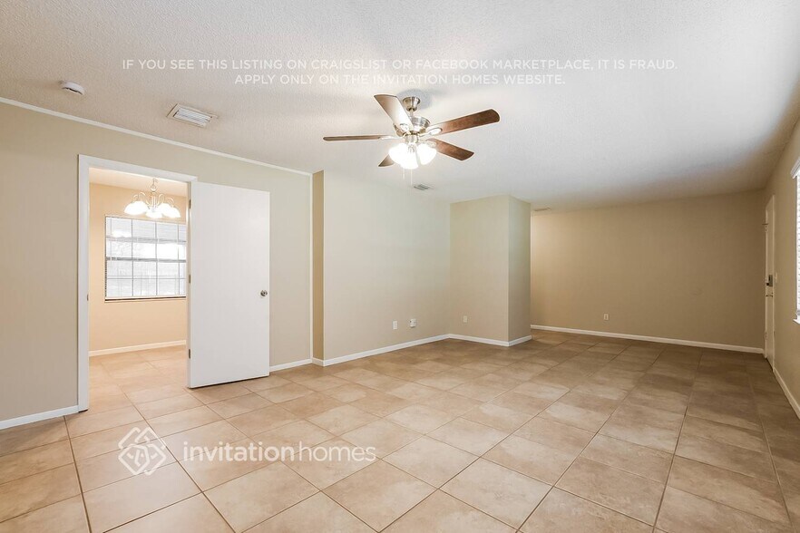 Building Photo - 712 Vassar Rd