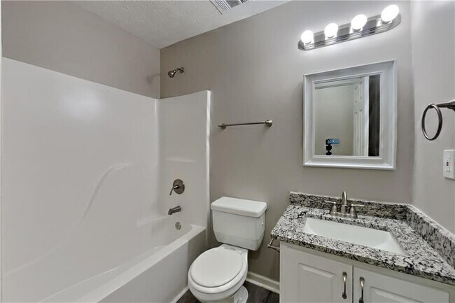 Building Photo - 2048 Glen Hope Trace