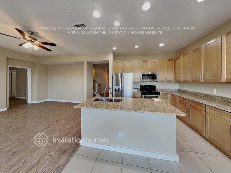 Building Photo - 11133 Golden Silence Dr