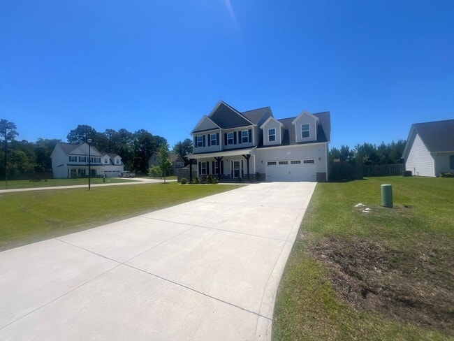 Building Photo - 303 Breezeway Dr