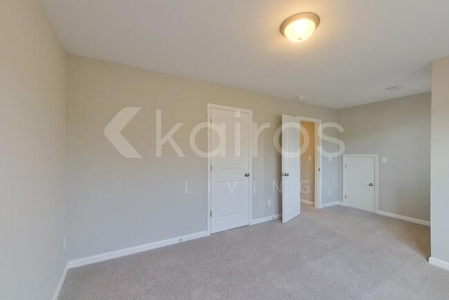 Building Photo - 7321 Foggy River Dr