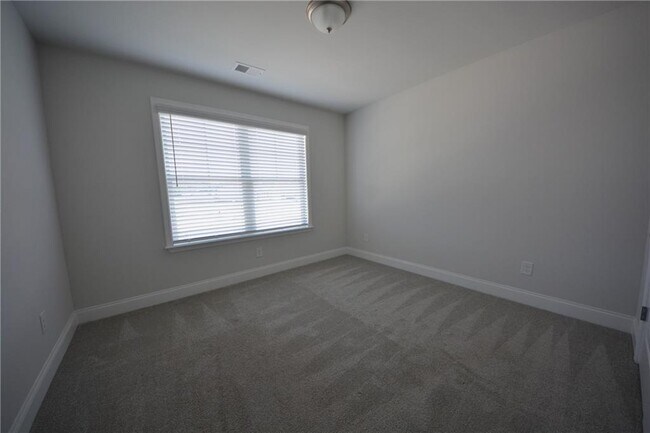 Building Photo - 547 Hellen Vly Dr