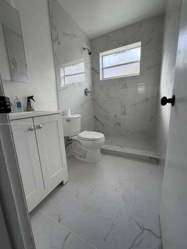 Building Photo - 371 NE 57th Ct