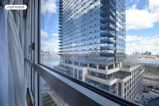 Building Photo - 22 N 6th St
