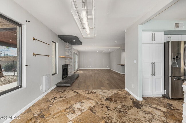 Building Photo - 18653 N 43rd Dr