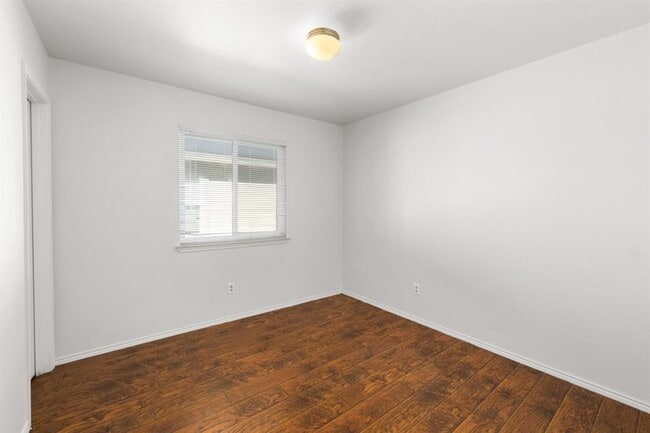 Building Photo - 12401 Drummond Dr